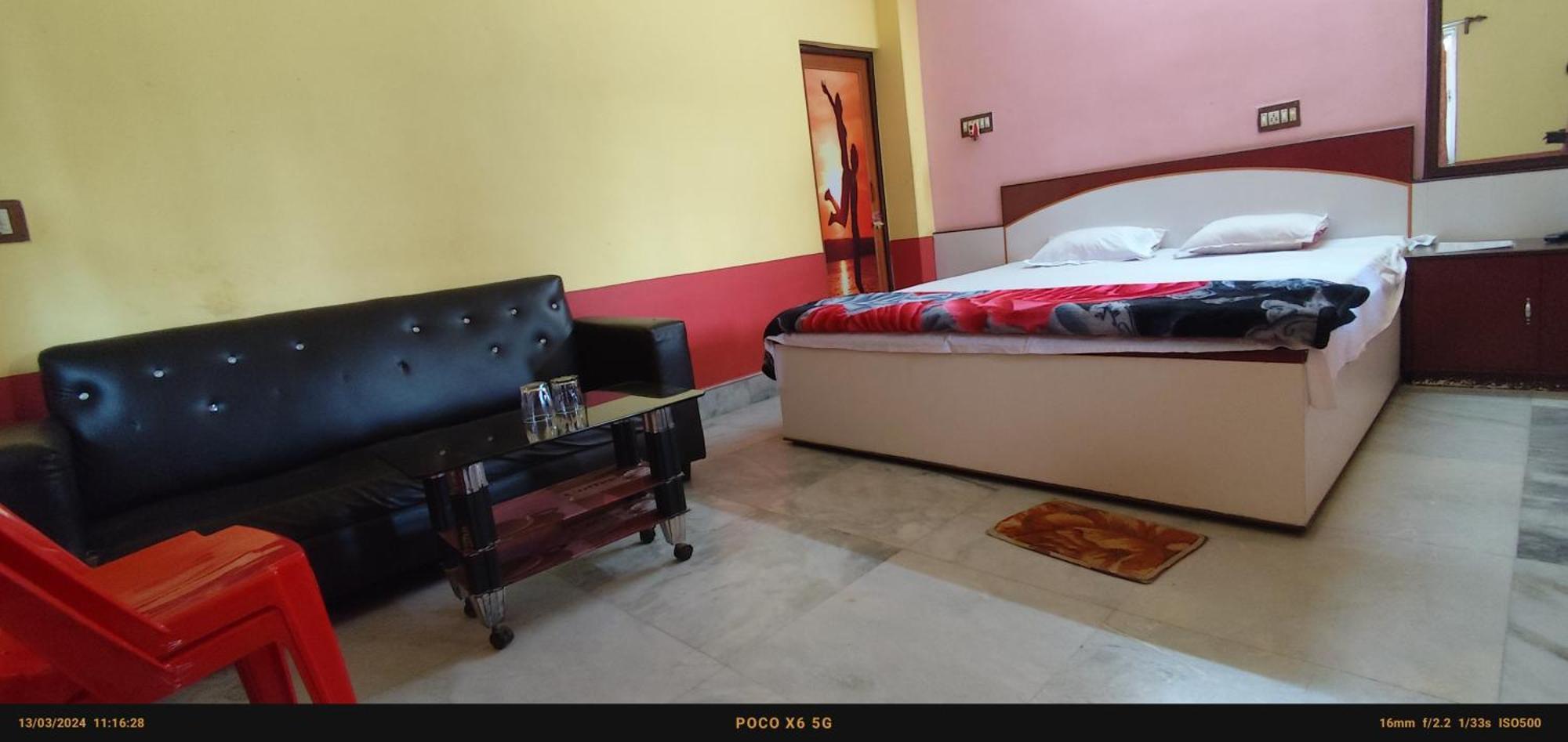 India Tours Only Ekanta Apan Hotel Mathurakhanda Buitenkant foto